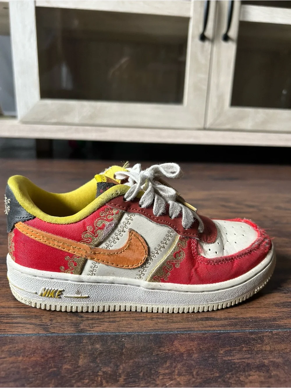 Nike Kids Red and Cream Low-Top Sneakers